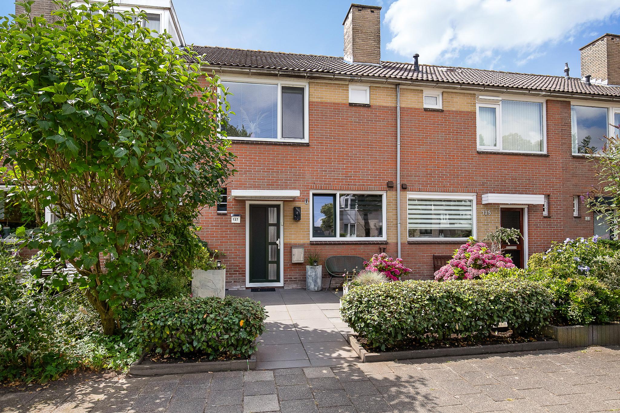 Kerkstraat 137 , 2153 BH Nieuw-vennep